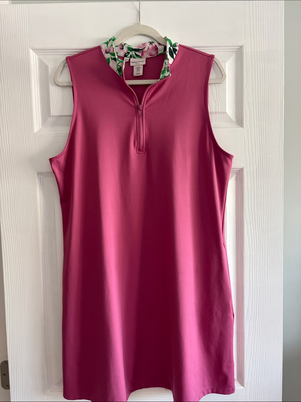 TOMMY BAHAMA Sleeveless Magenta Golf Dress with Tropical Collar, XL